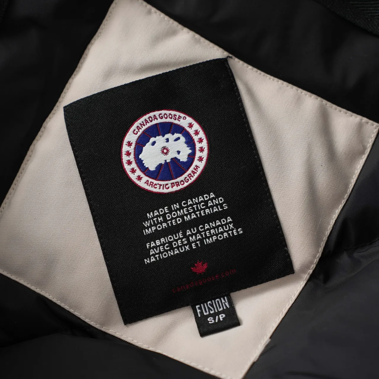 P720 CANADA GOOSE丨Canada Goose 02 hooded fur collar down jacket Color: Off-white Size: XS-XL